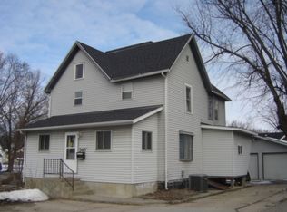 348 W Main St, Reedsburg, WI 53959