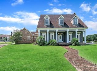 40 Cypress Point Ct, New Orleans, LA 70128
