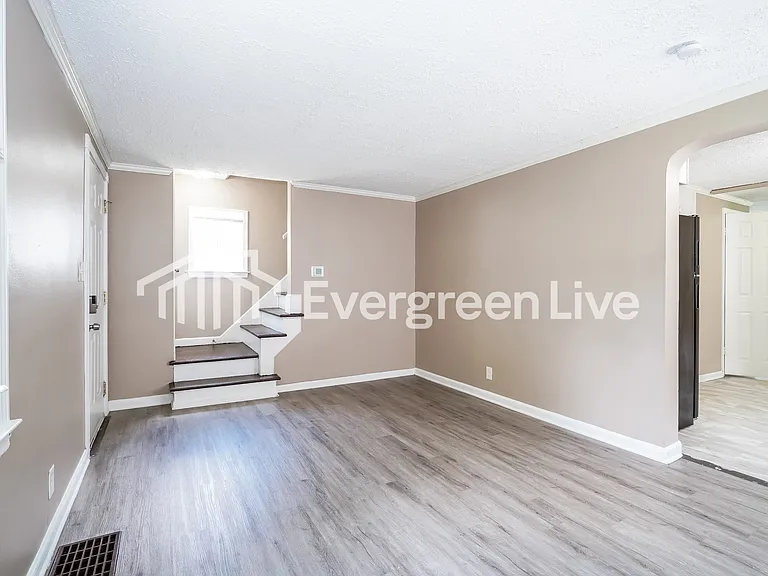 582 Elizabeth Ave — Photo 5