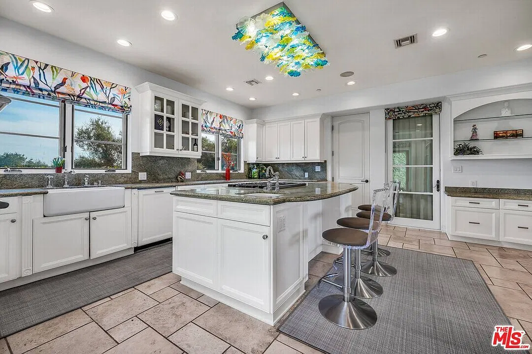 3110 Benedict Canyon Drive - 1 — Photo 2