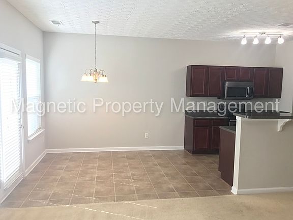 4th image of 69 Providence Run Ct