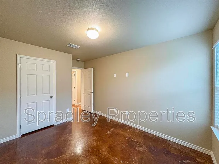 1044A Edwards Dr — Photo 9