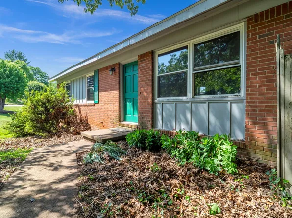 40 Evelake Dr, Asheville, NC 28806