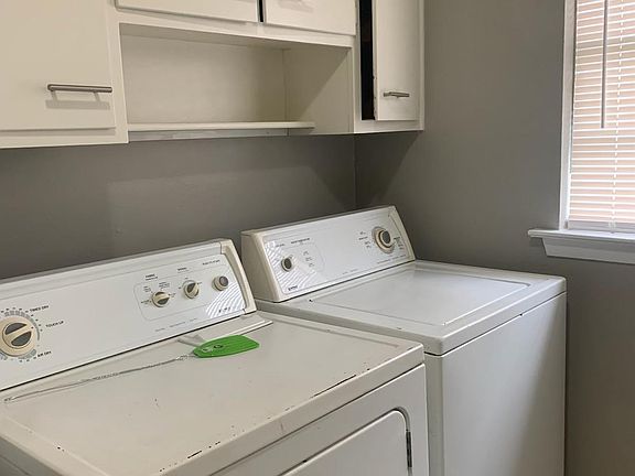 3rd image of 6900 Rosebank Dr