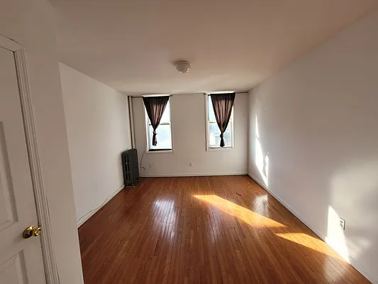 Rented by RELEASE NY | media 4