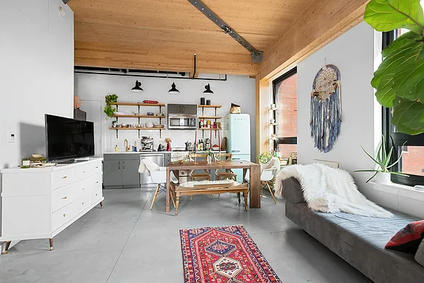 Rented by MNS | media 15