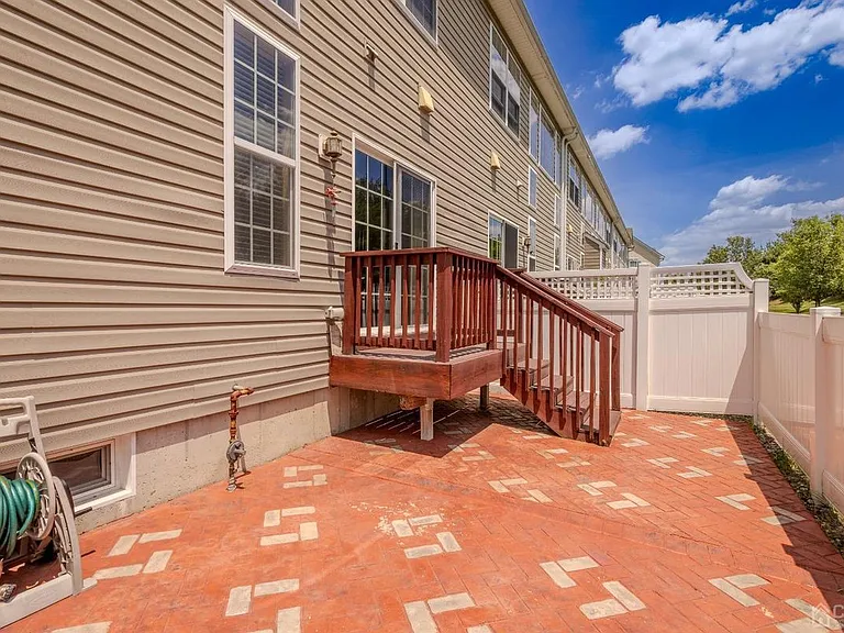 2474 N Canterbury Ln — Photo 23