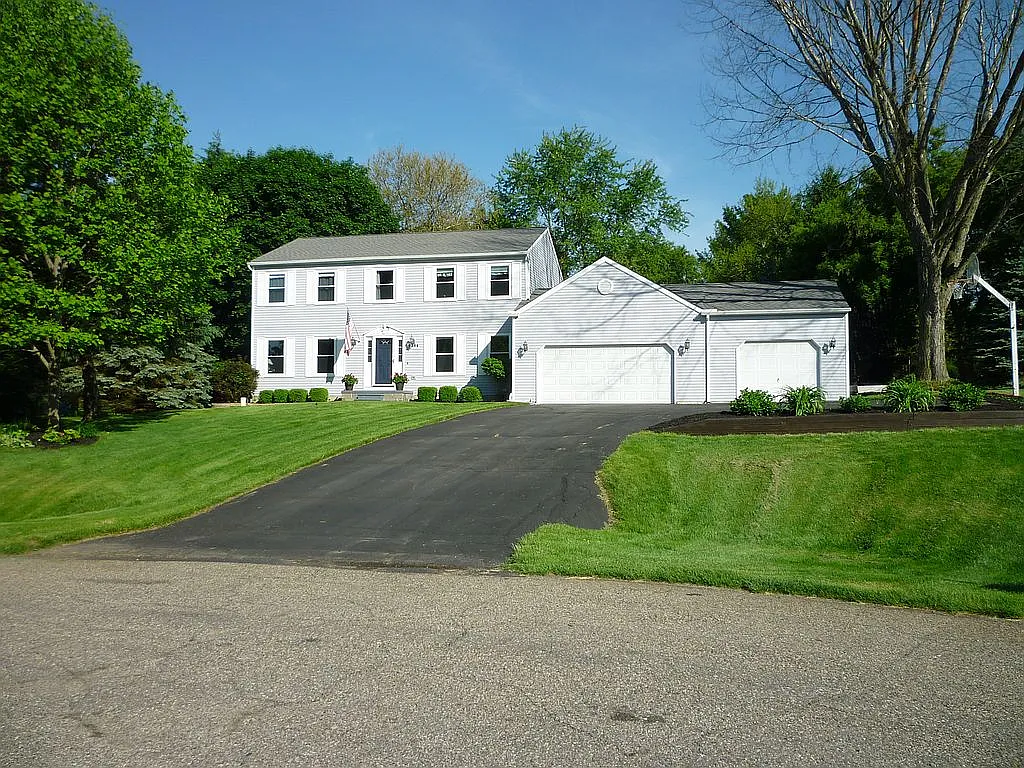 8854 Meadow Farm Dr photo 1