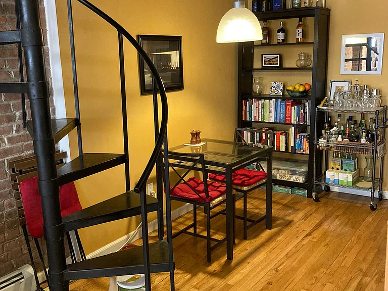214 9th St #2B — Photo 10