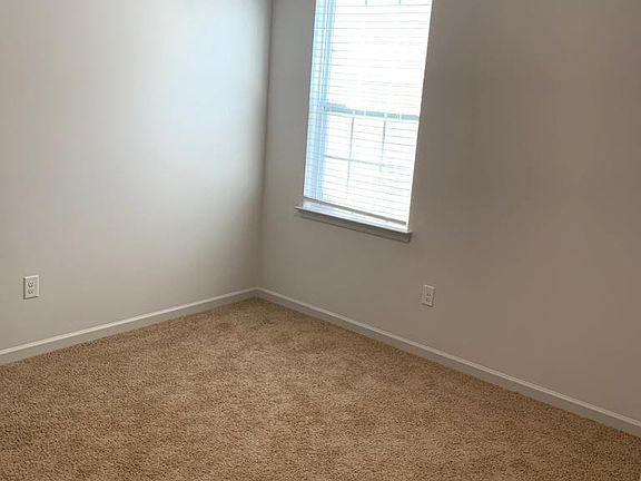 4th image of 646 River Dell Townes Ave