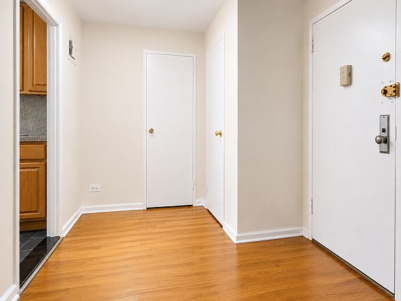 5th image of 525 Ocean Pkwy #33