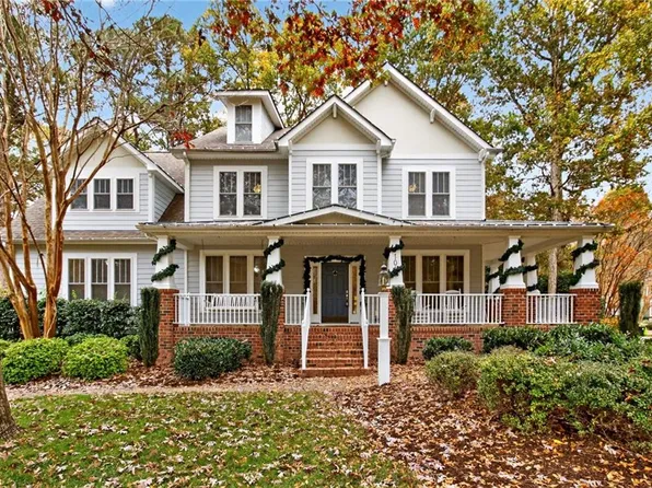 101 Lafayette Pt, Carrollton, VA 23314