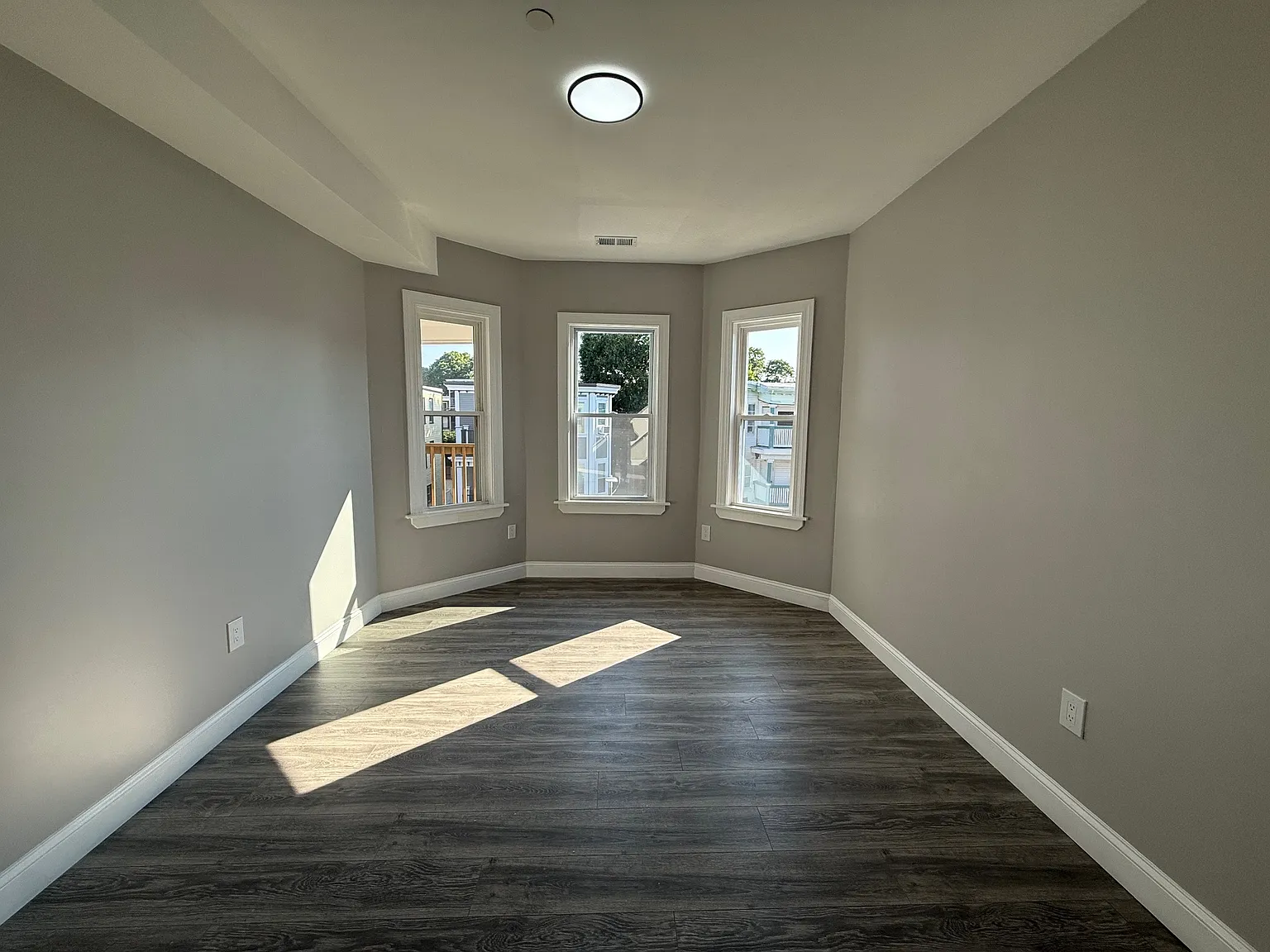 2 bed, 1200 sqft, $3,300 — Photo 3
