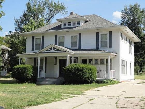 2nd image of 809 14th St
