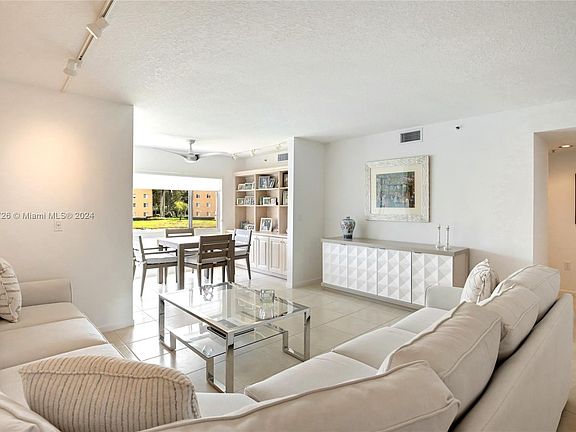 3rd image of 12529 Imperial Isle Dr APT 207