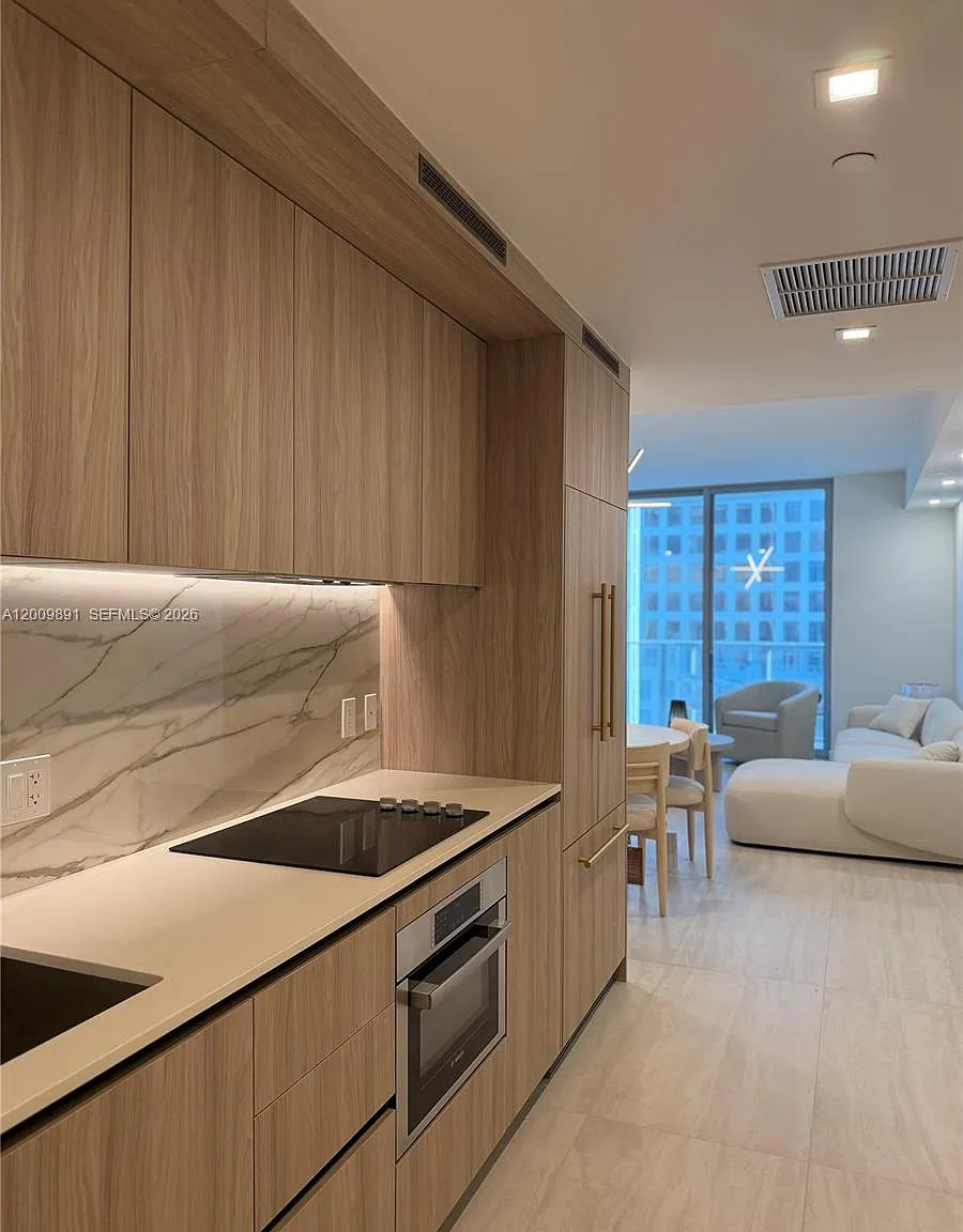 1 bed, 1.0 bath, $5,500 — Photo 1