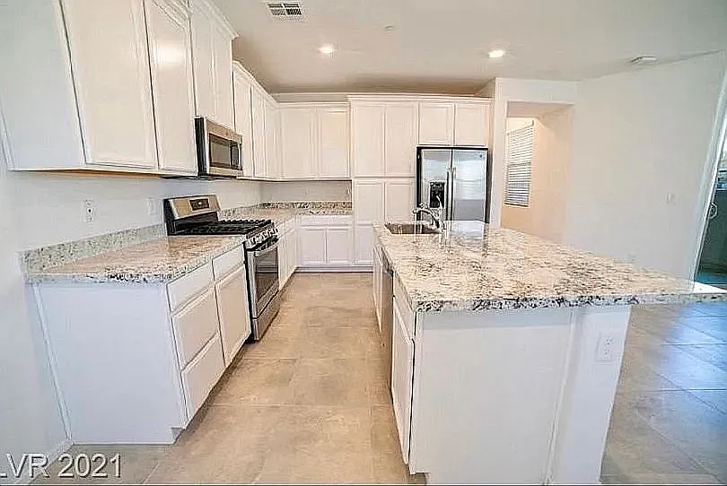 3 bed, 2.5 bath, 1543 sqft, $2,275 — Photo 2
