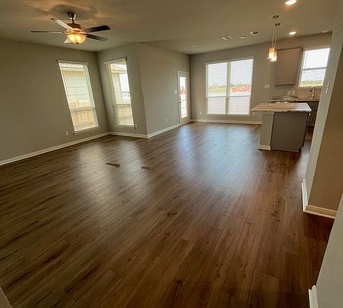 5th image of 4116 Halo St