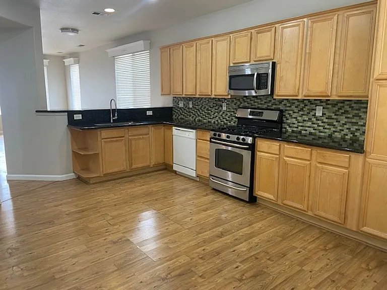 1640 Rocky Cove Ln — Photo 4