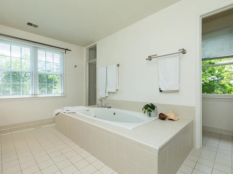 8809 Saunders Ln — Photo 85