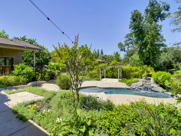 8401 Kroeger Ct, Fair Oaks, CA 95628