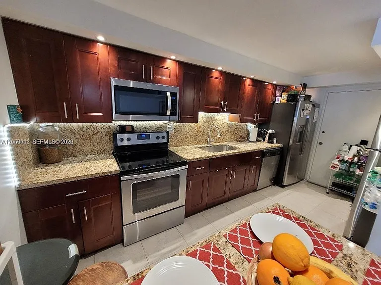 18081 Biscayne Blvd #602 — Photo 3