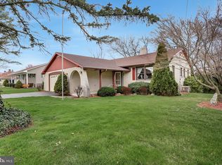 1025 E Cherry St, Palmyra, PA 17078