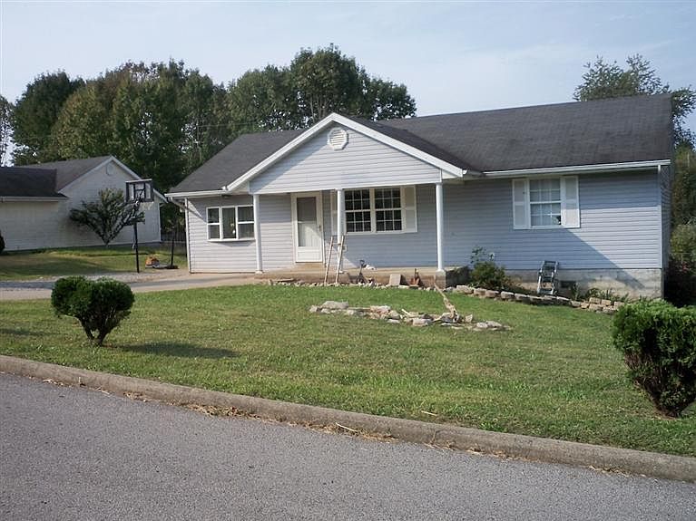 1st image of 419 Woodland Trl