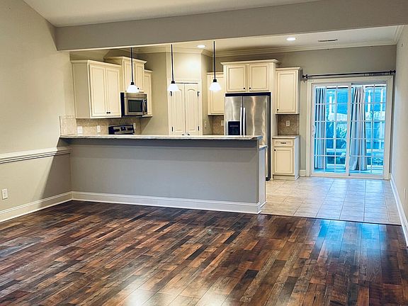 5th image of 1605 A Cambria Dr