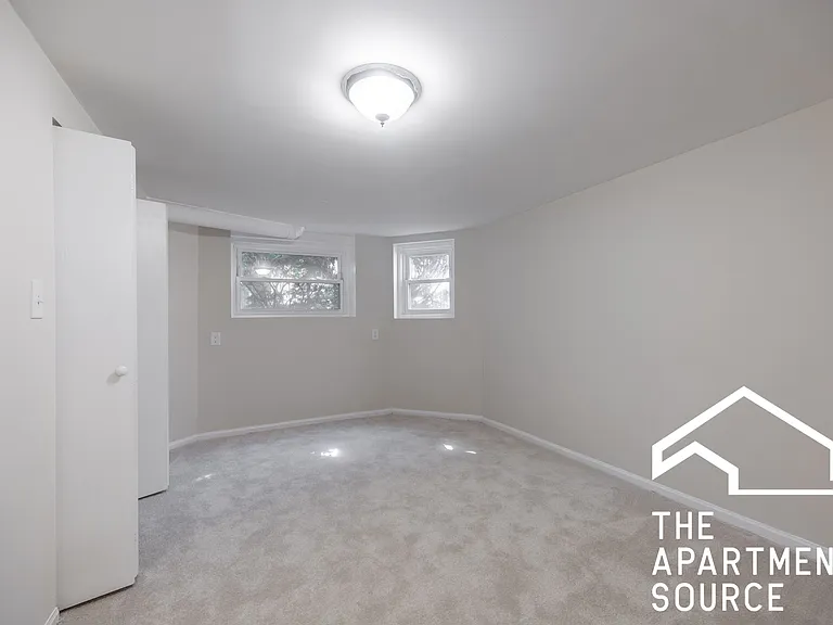 2110 N Avers Ave #G — Photo 10