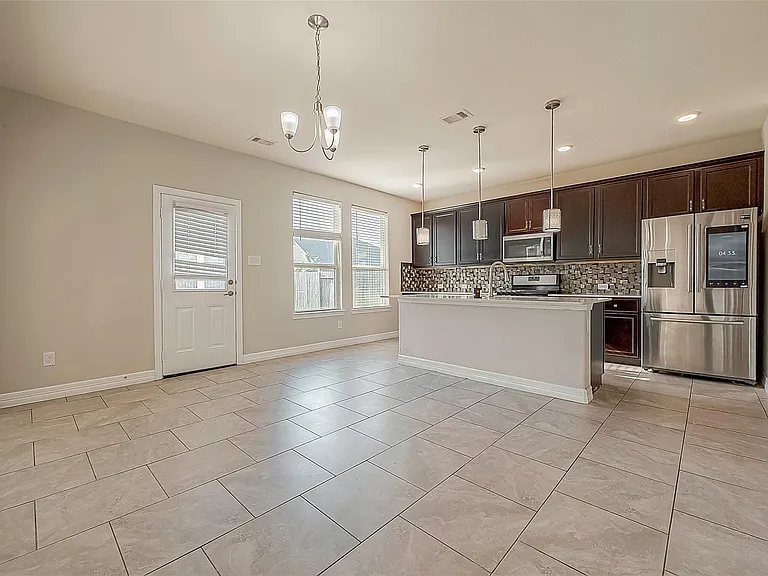 223 Sintra Lake Way — Photo 7