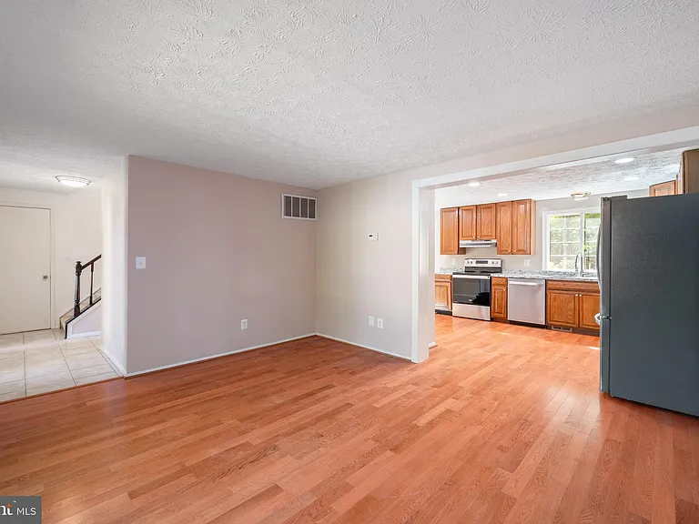 1103 Burwick Dr — Photo 37