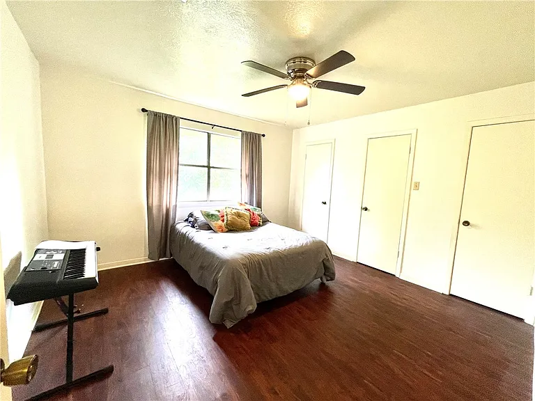 704 Navarro Dr #C — Photo 7