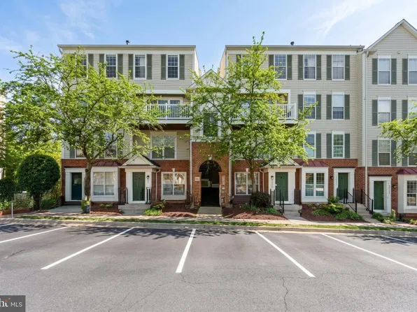 46956 Courtyard Sq Unit 303, Sterling, VA 20164