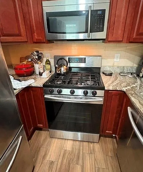 298 Wickenden St #5 — Photo 5