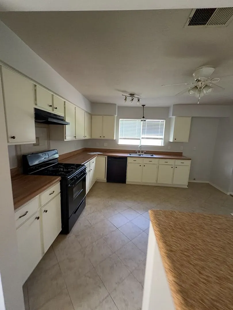 7307 Misty Morning Dr *Ask About Our No Cash Deposit Option!* — Photo 4