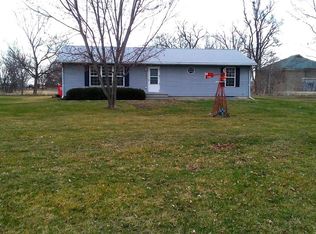 122 N Main St, Friend, NE 68359