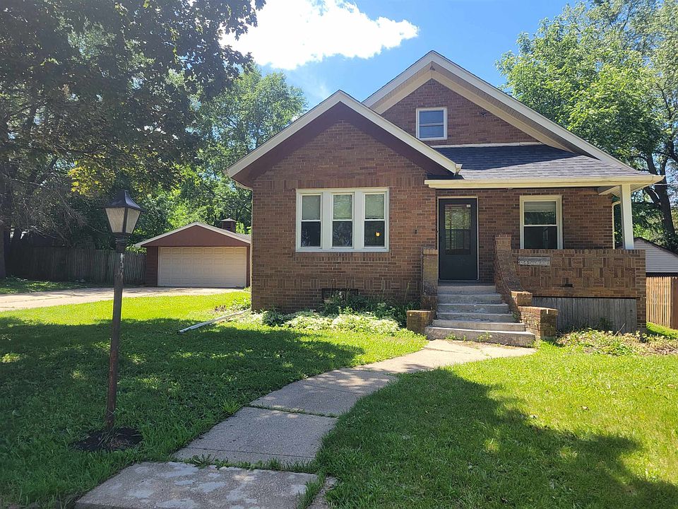 1st image of 124 Dawn Ave