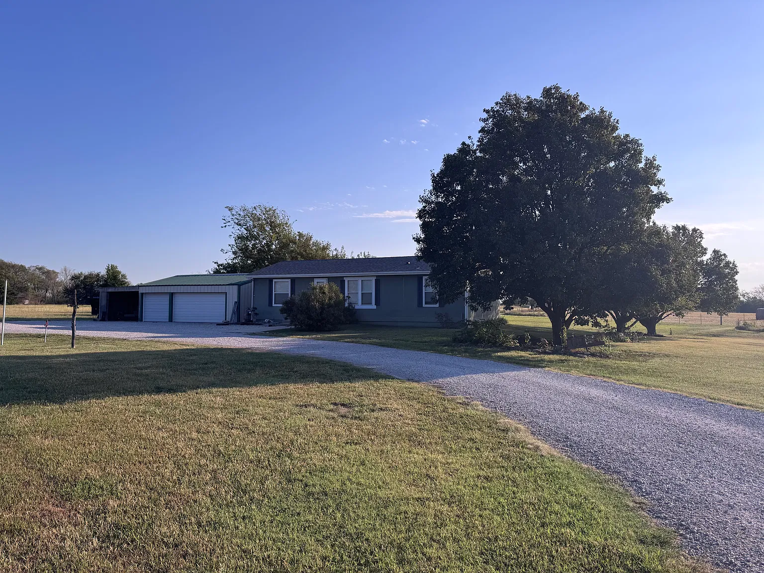 SW Santa Fe Lake Rd, Towanda — Photo 1