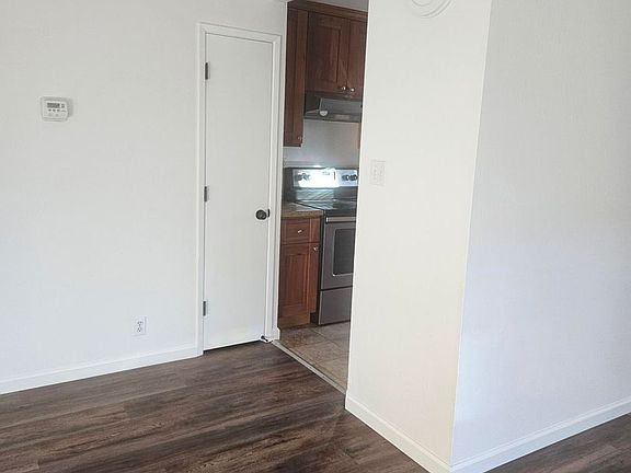3rd image of 1501 Carmelita Ave APT 4