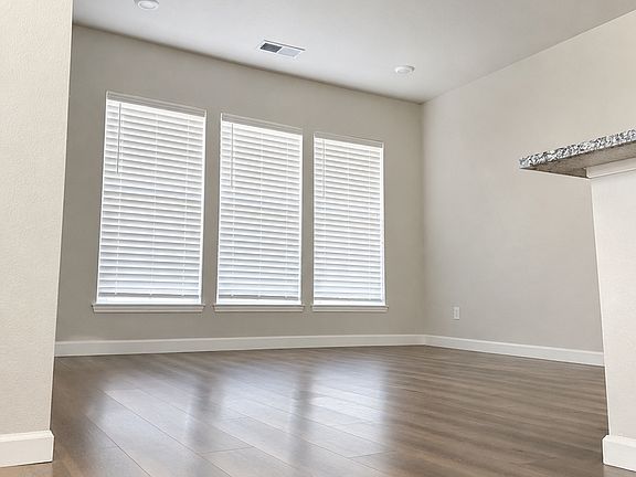 4th image of 8898 Eagle River St