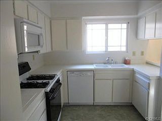 3rd image of 17810 Devonshire St Unit 1