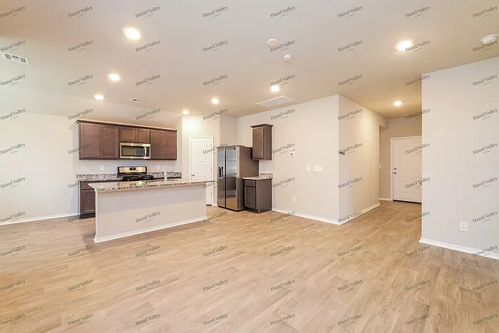 3 bed, 2.0 bath, 1288 sqft, $1,625 — Photo 4