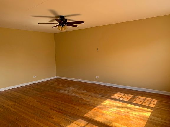 3rd image of 9374 Noel Ave APT B