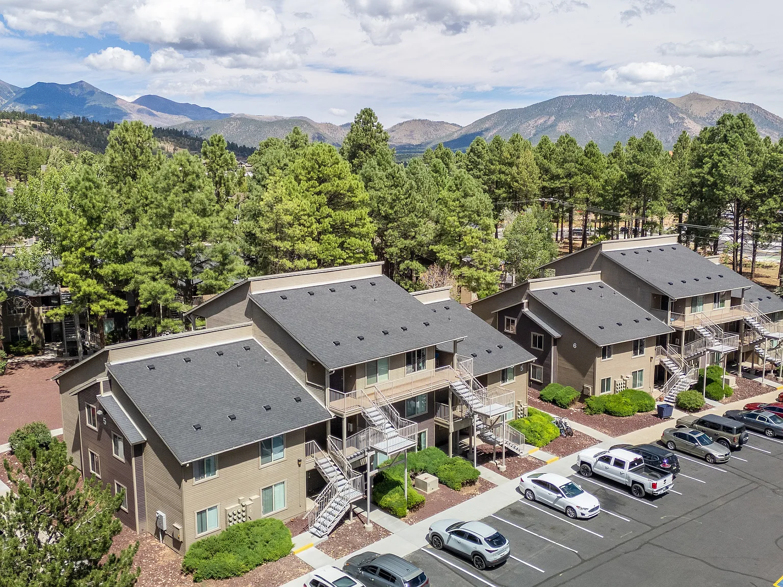 Woodlands Village Apartments — Photo 1