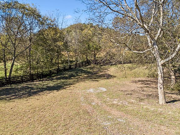 59th image of 2846 Fuller Hollow Rd