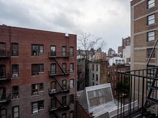 Rented by City Connections Realty | media 16