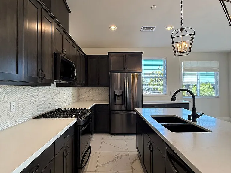 1137 Trilogy Cir — Photo 14