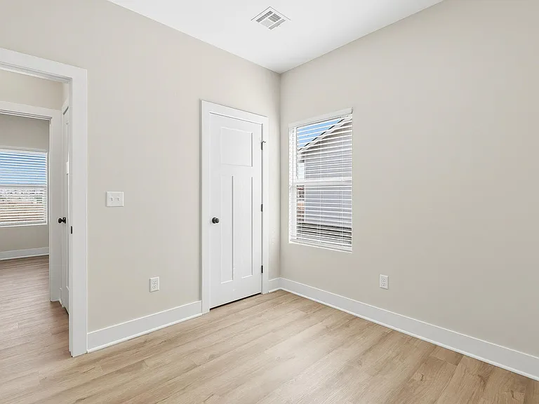 17133 W Lawson Cir — Photo 11