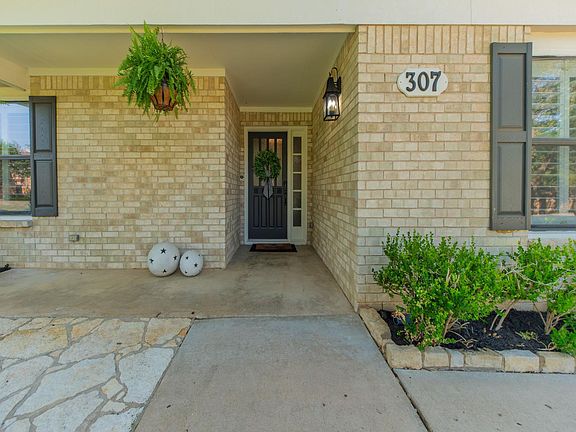 5th image of 307 Lakeway Dr